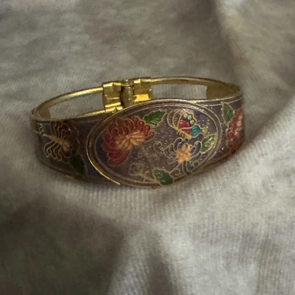 Cloisonne Elegant Gold‎ and Purple Hinged  Floral Bracelet